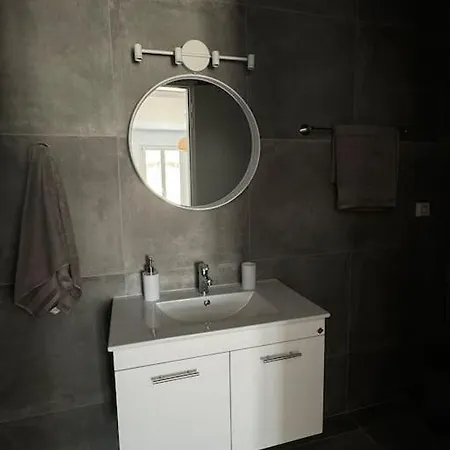 Thama 2 * פארוס